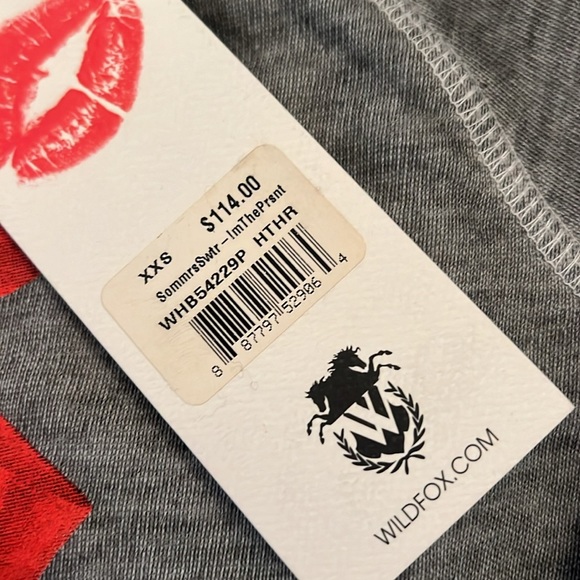 Wildfox ~ I’m The Present Sweatshirt - large red bow! So adorable! Size xxs! - Picture 4 of 16